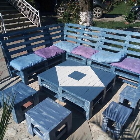 Guest House Danelia Martvili Exterior foto