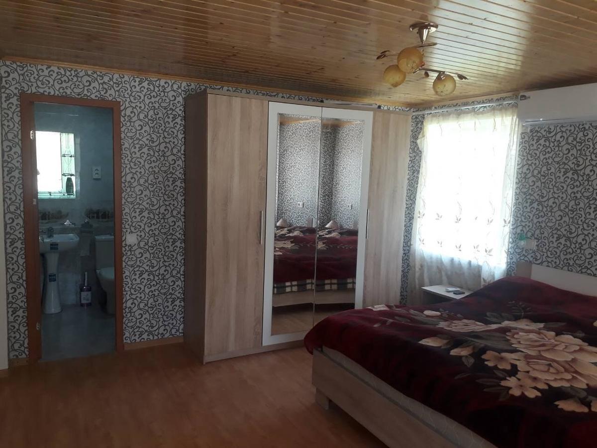 Guest House Danelia Martvili Exterior foto