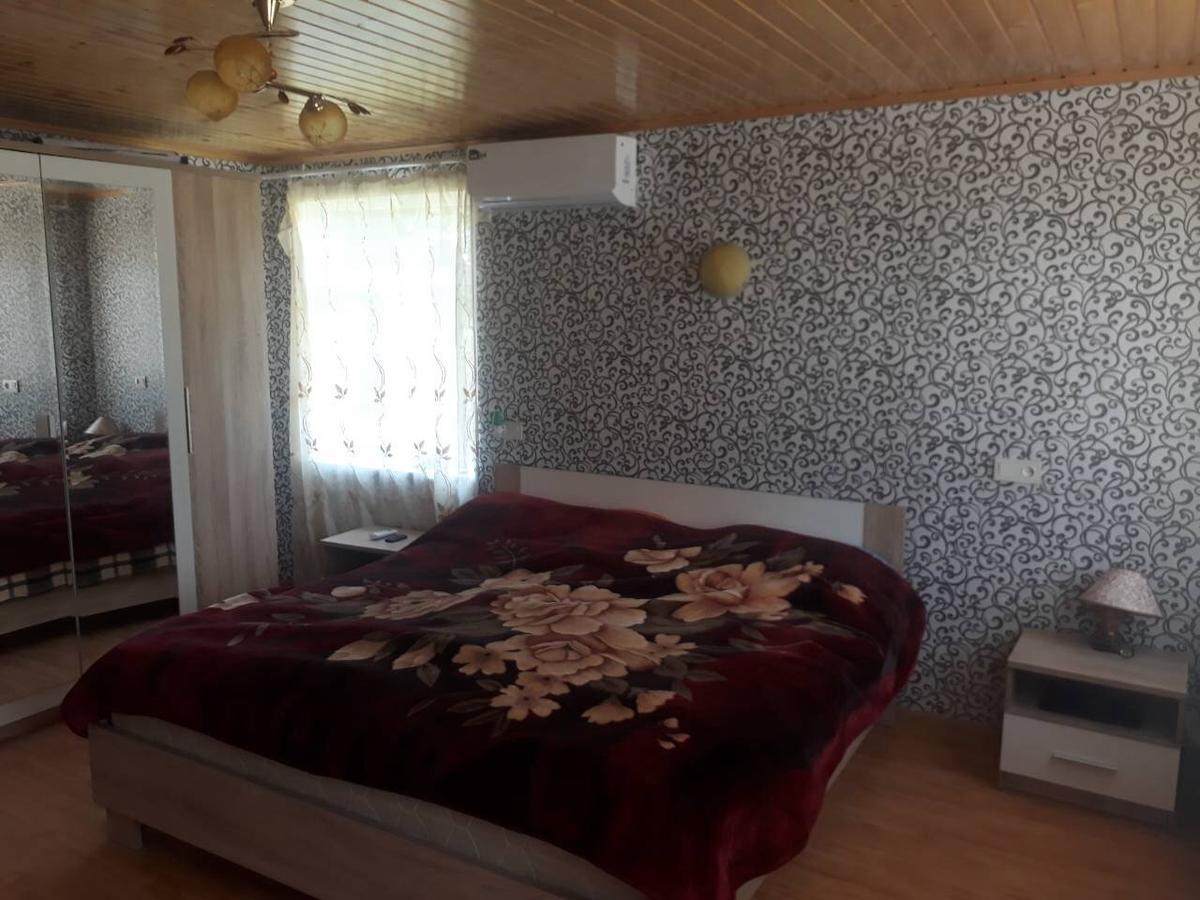 Guest House Danelia Martvili Exterior foto
