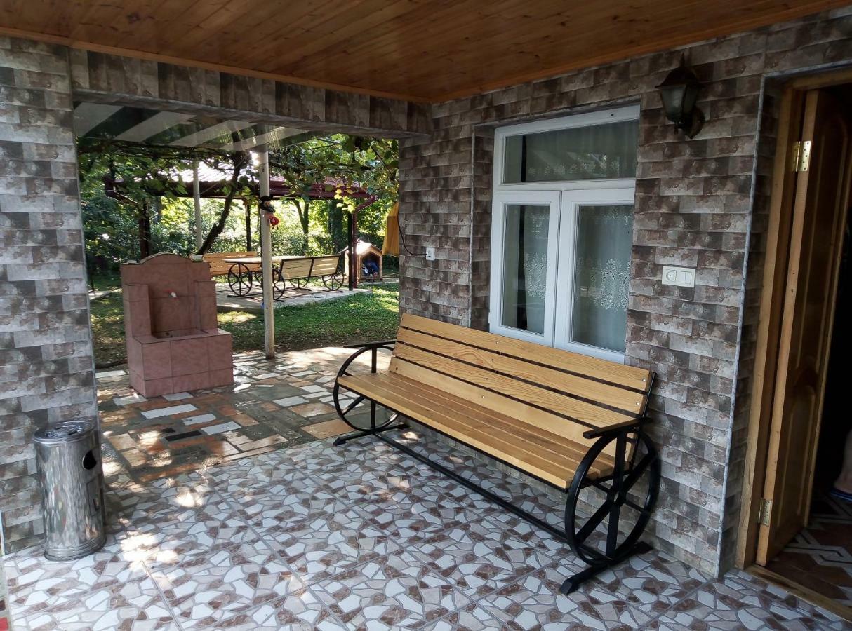 Guest House Danelia Martvili Exterior foto